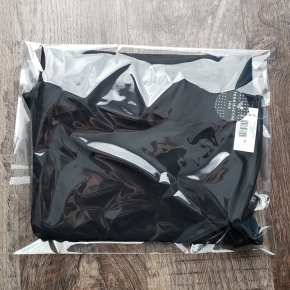 Active High-Rise Strappy Side 3.5 Inch Swim Short - Picture 3 of 3